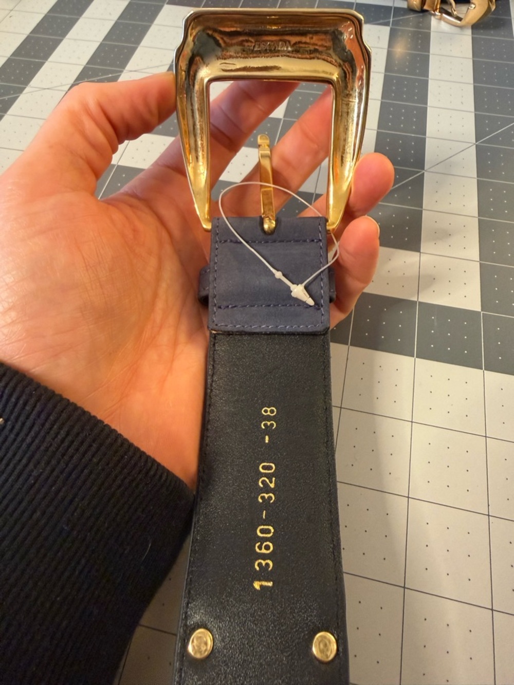 Escada Navy Blue Suede Gold Statement Belt Size 38 Made in Italy - Picture 2 of 3